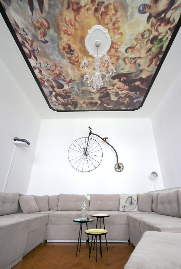 For The Bold, Chic And Open Minded Apartment Виена Екстериор снимка