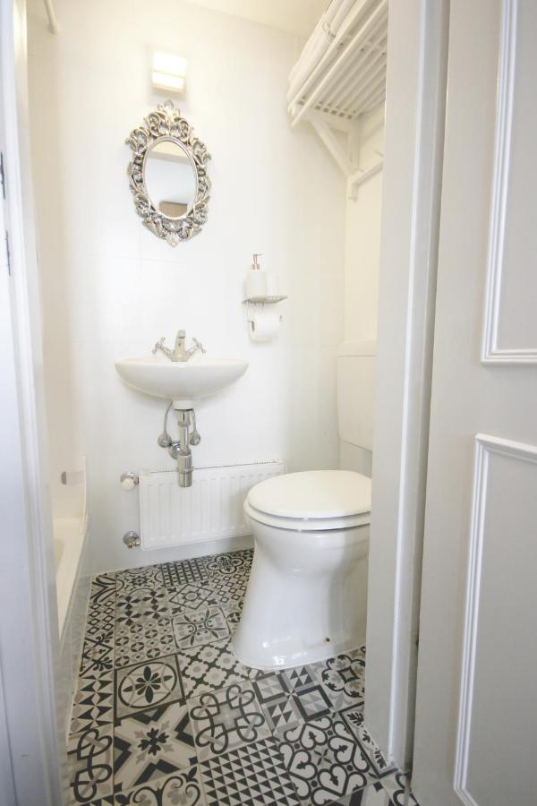For The Bold, Chic And Open Minded Apartment Виена Екстериор снимка