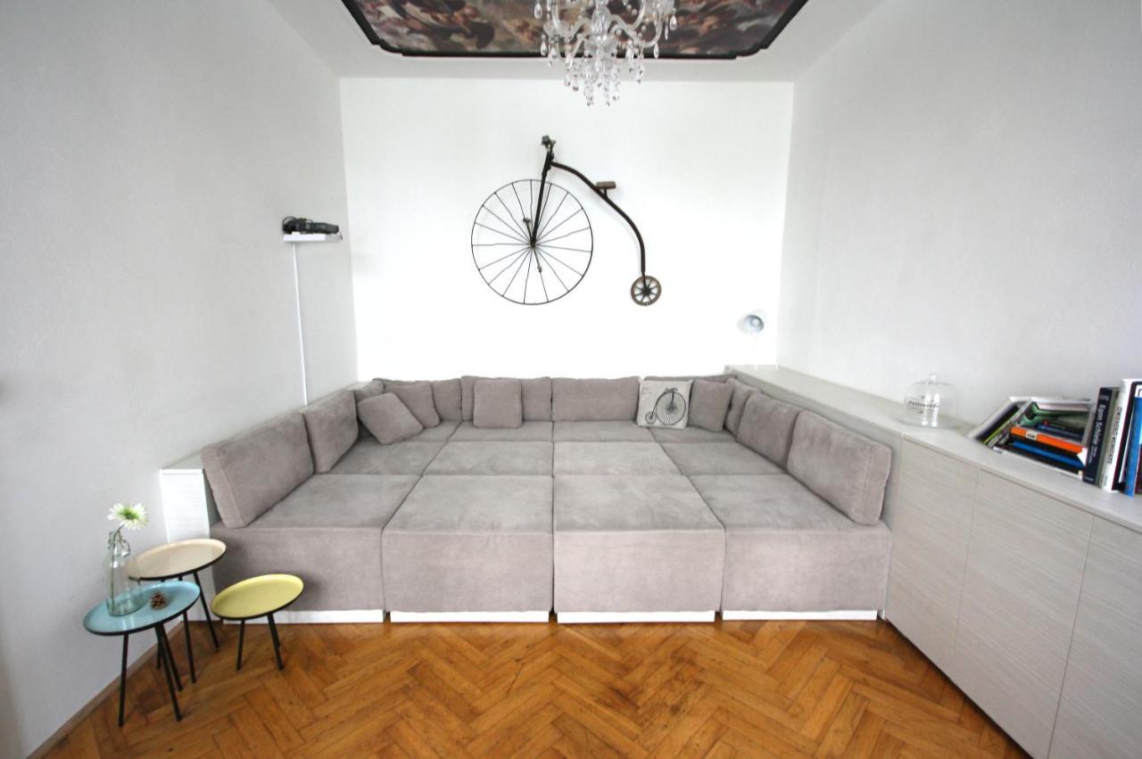 For The Bold, Chic And Open Minded Apartment Виена Екстериор снимка
