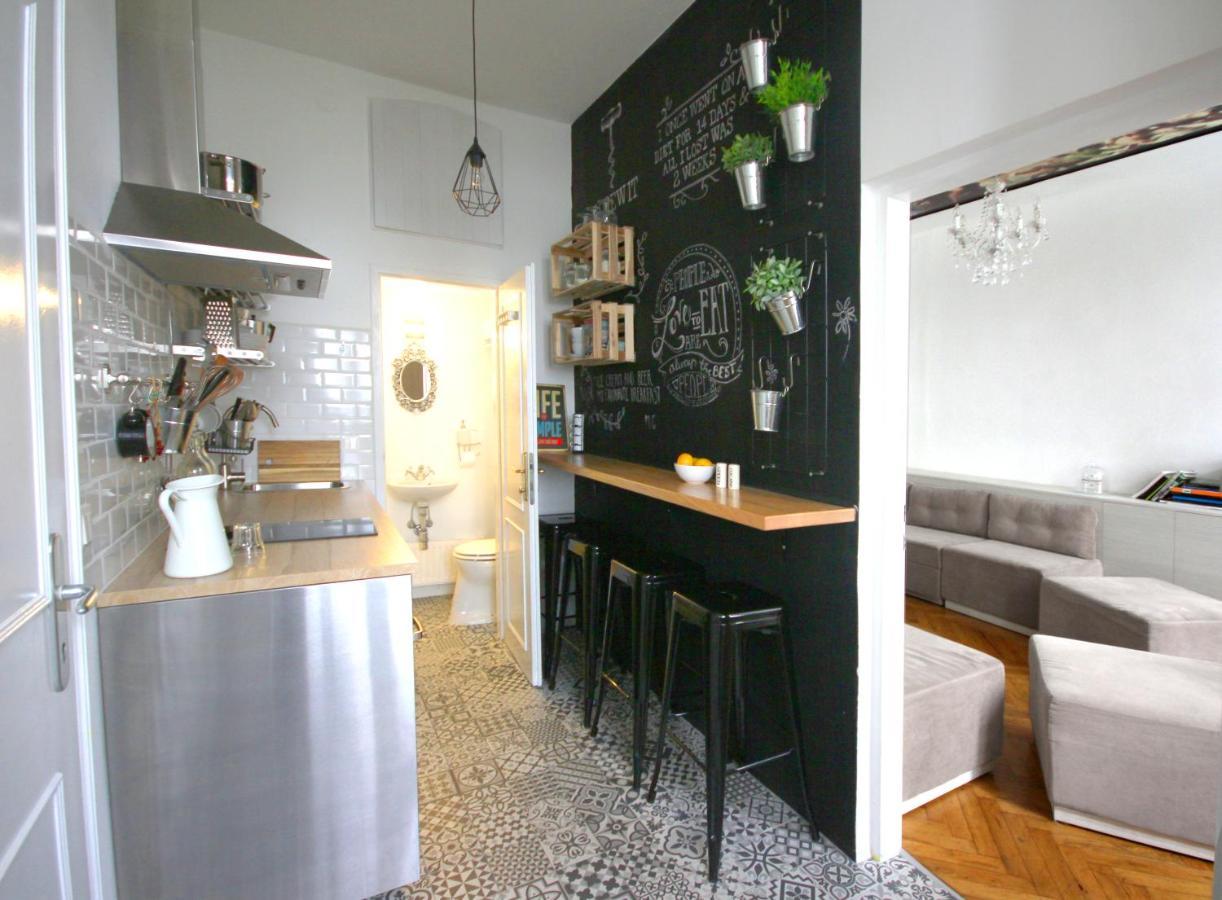 For The Bold, Chic And Open Minded Apartment Виена Екстериор снимка