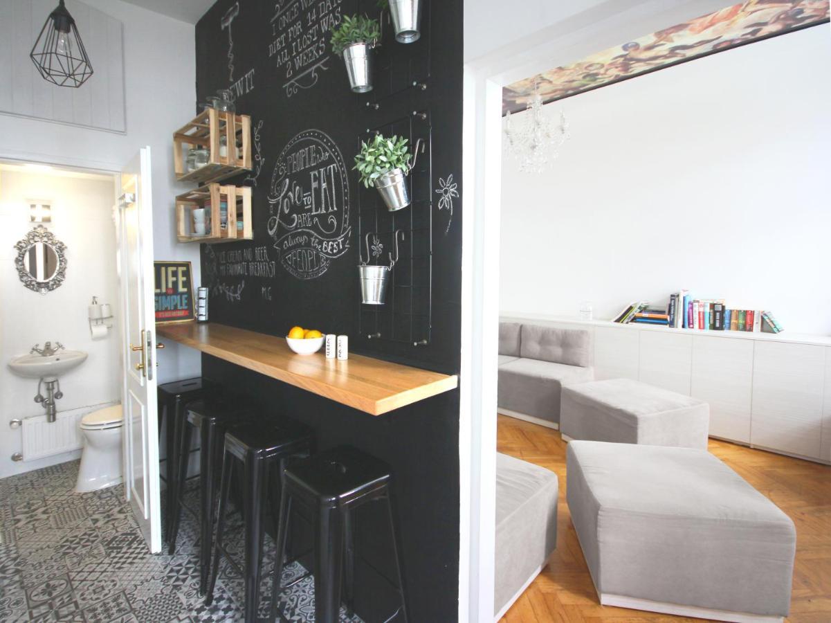 For The Bold, Chic And Open Minded Apartment Виена Екстериор снимка