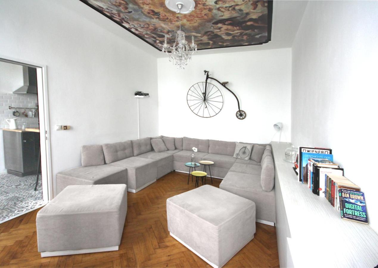For The Bold, Chic And Open Minded Apartment Виена Екстериор снимка